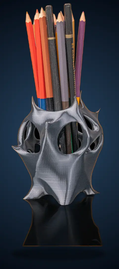 Porta-lápis impresso em 3D já finalizado — exemplo real de peça pronta do acervo Sigma 3D.